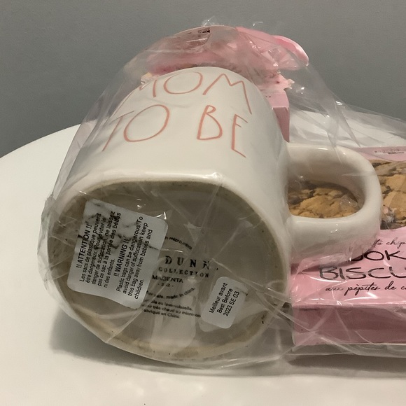 RAE DUNN~ MOM TO BE Mug - Picture 3 of 7